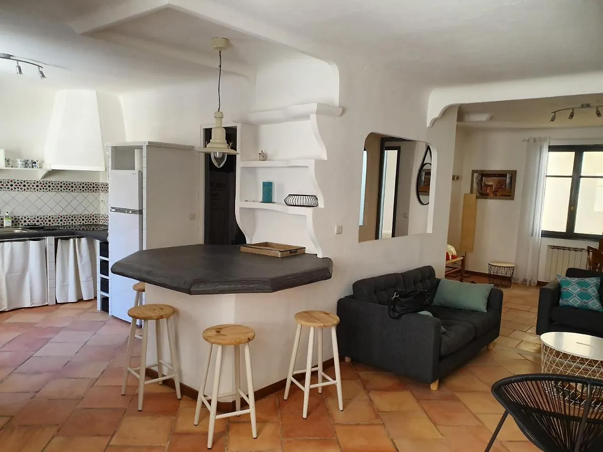 Holiday home La Roquette, Maison Lumineuse Climatisee, Garage Villa Arles